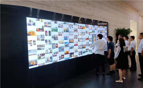 長沙李自健美術(shù)館應用百變屏案例展示