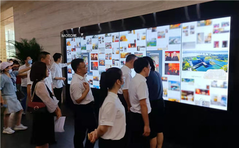 長沙李自健美術(shù)館應用百變屏_現(xiàn)場互動體驗