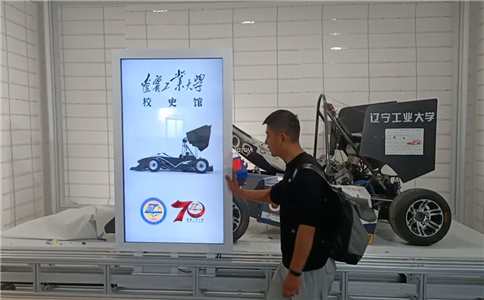 數(shù)字展廳設(shè)計(jì)常用的手推滑軌屏是啥